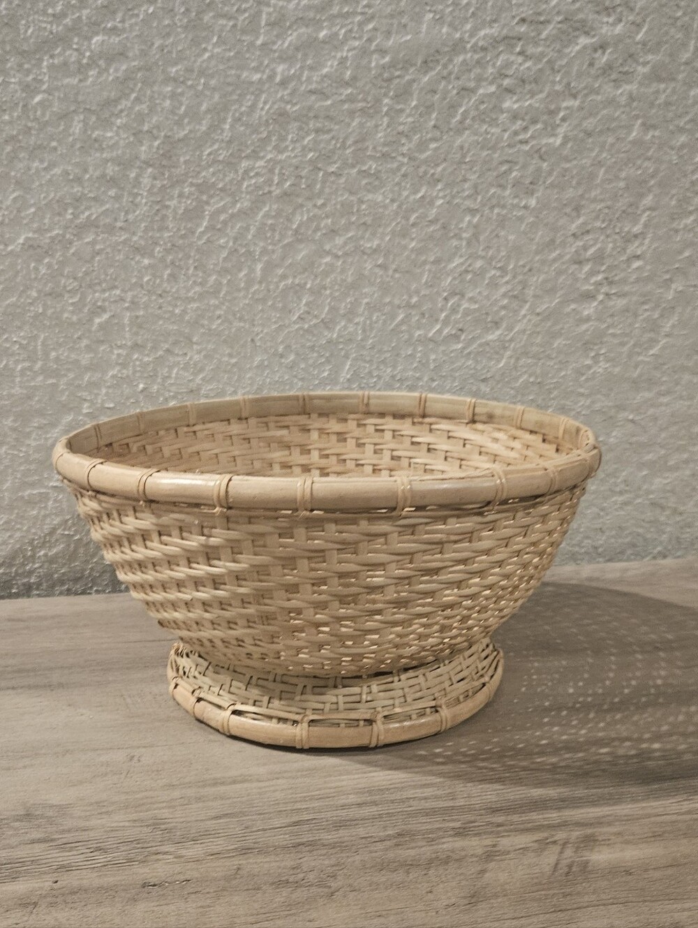 Wicker Pedestal Fruit Bowl Basket